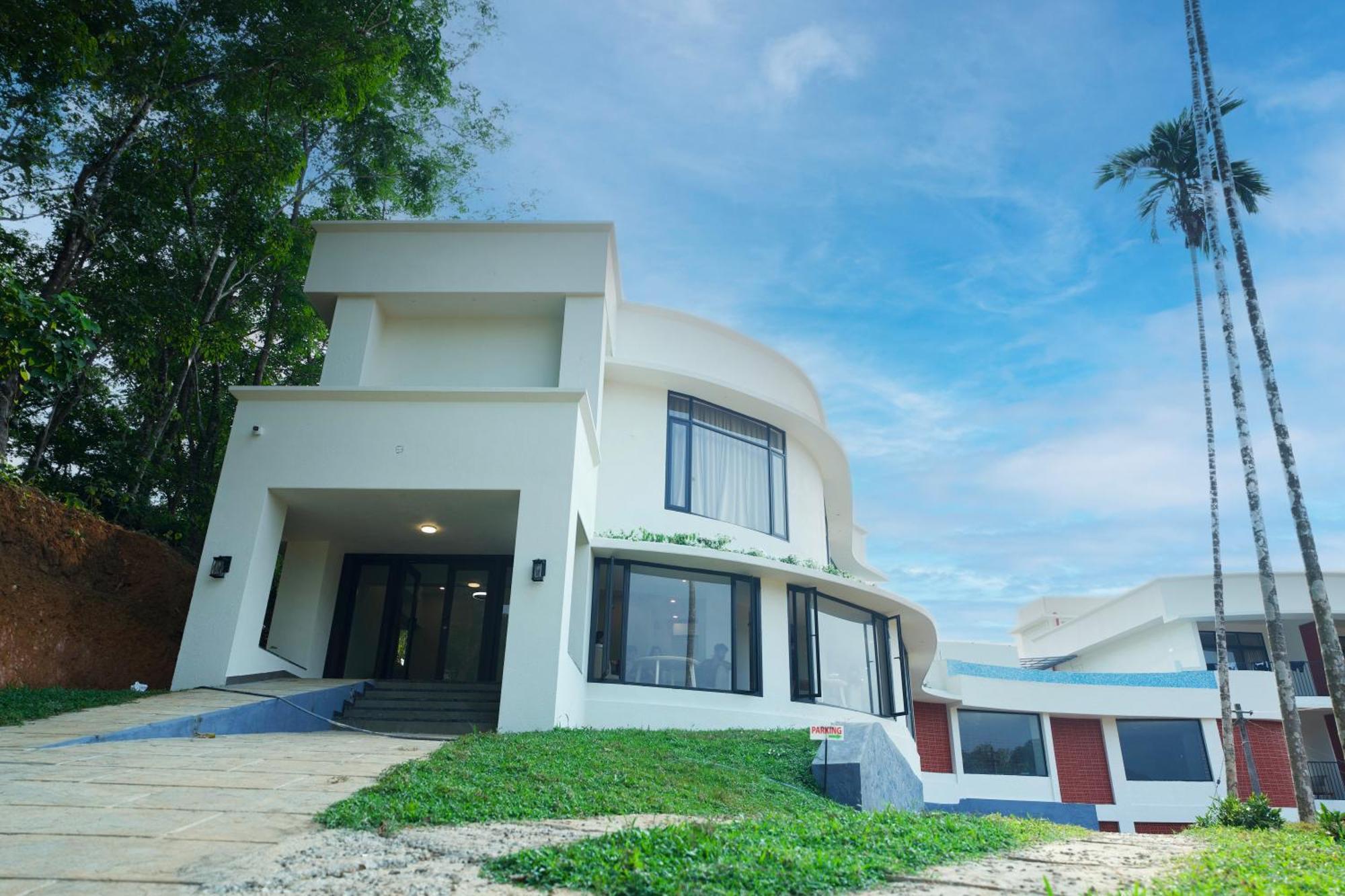 Serene Aqua Hills Kozhikode Hotel Mennanyam Exterior foto