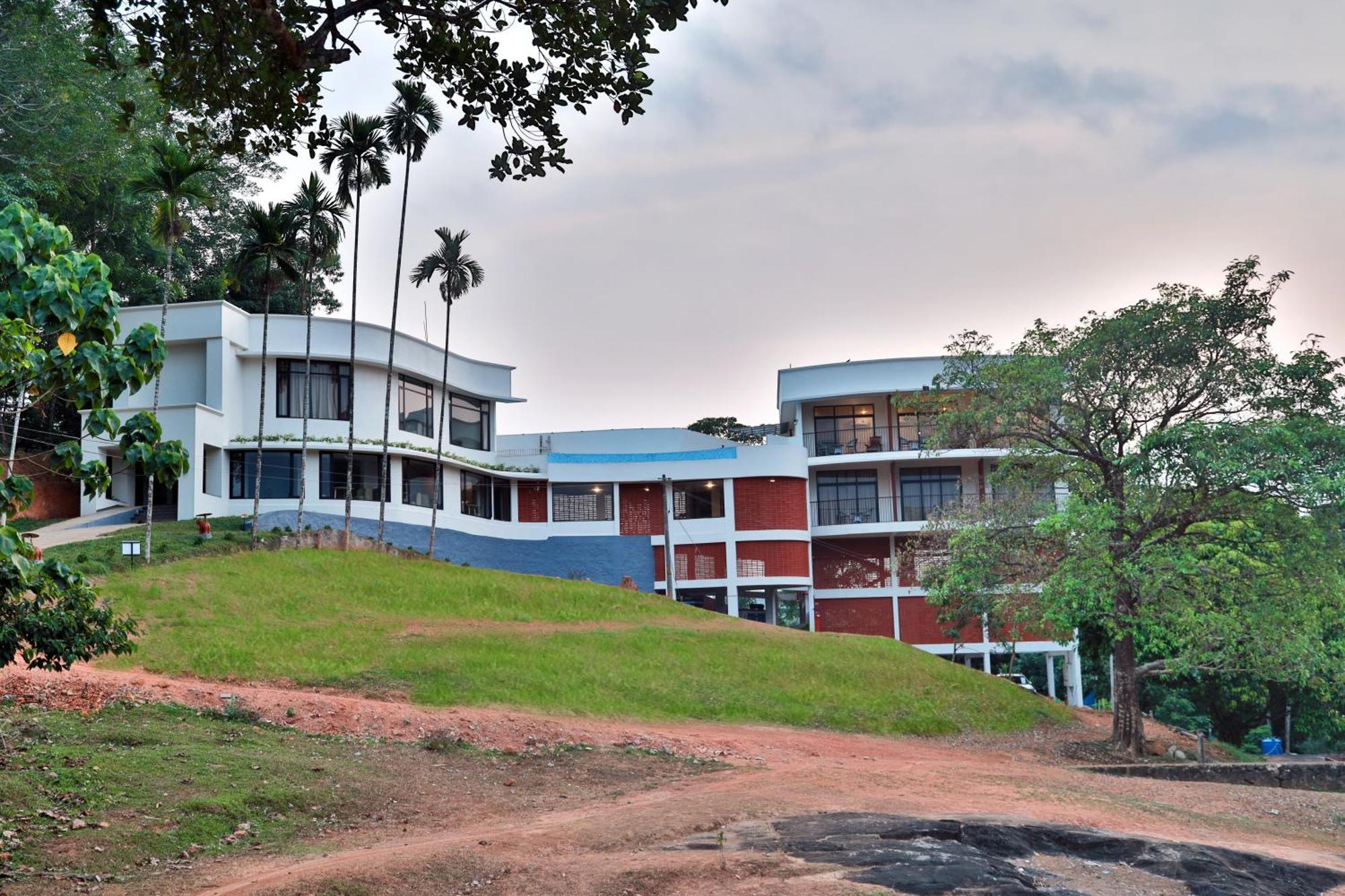 Serene Aqua Hills Kozhikode Hotel Mennanyam Exterior foto