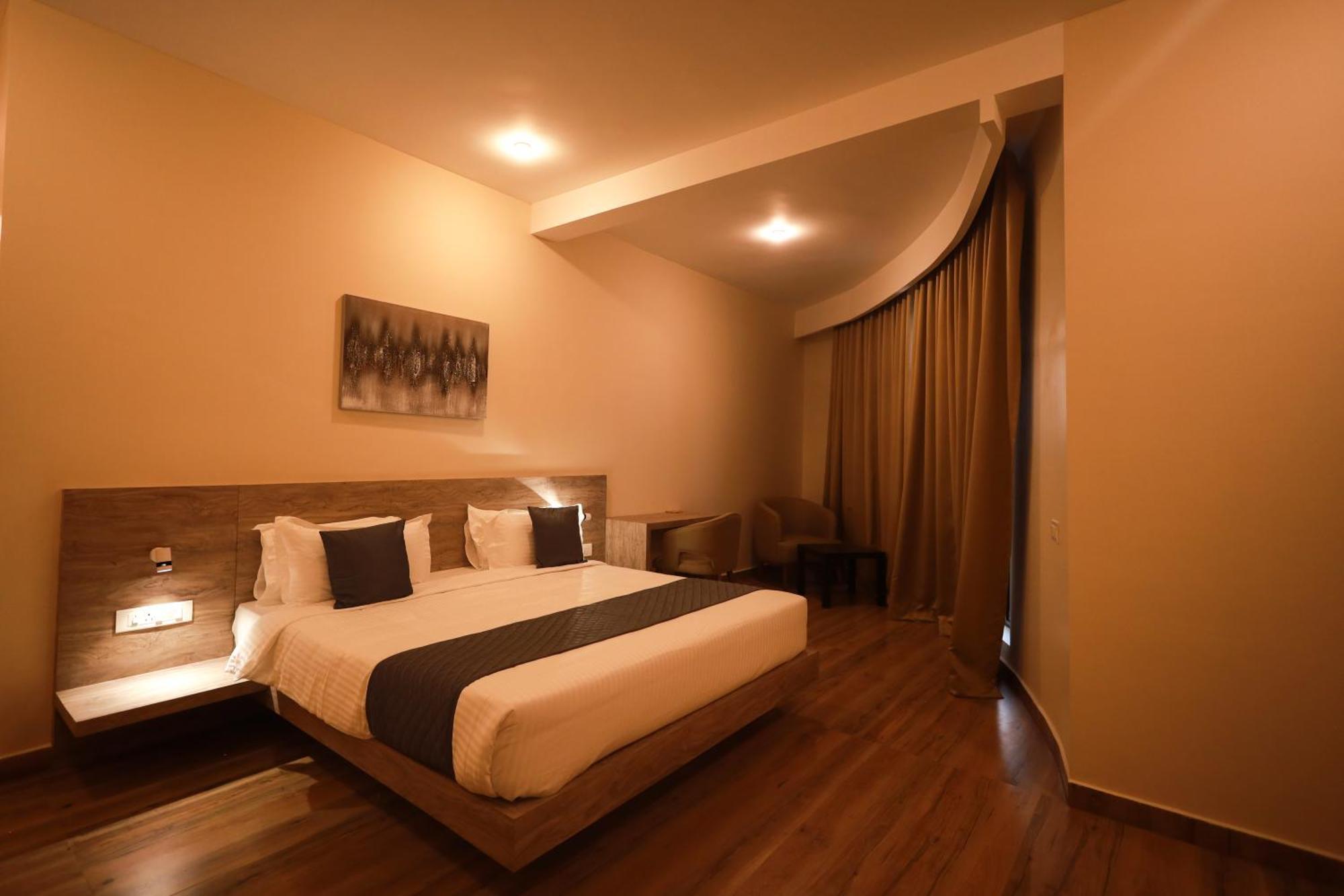 Serene Aqua Hills Kozhikode Hotel Mennanyam Exterior foto