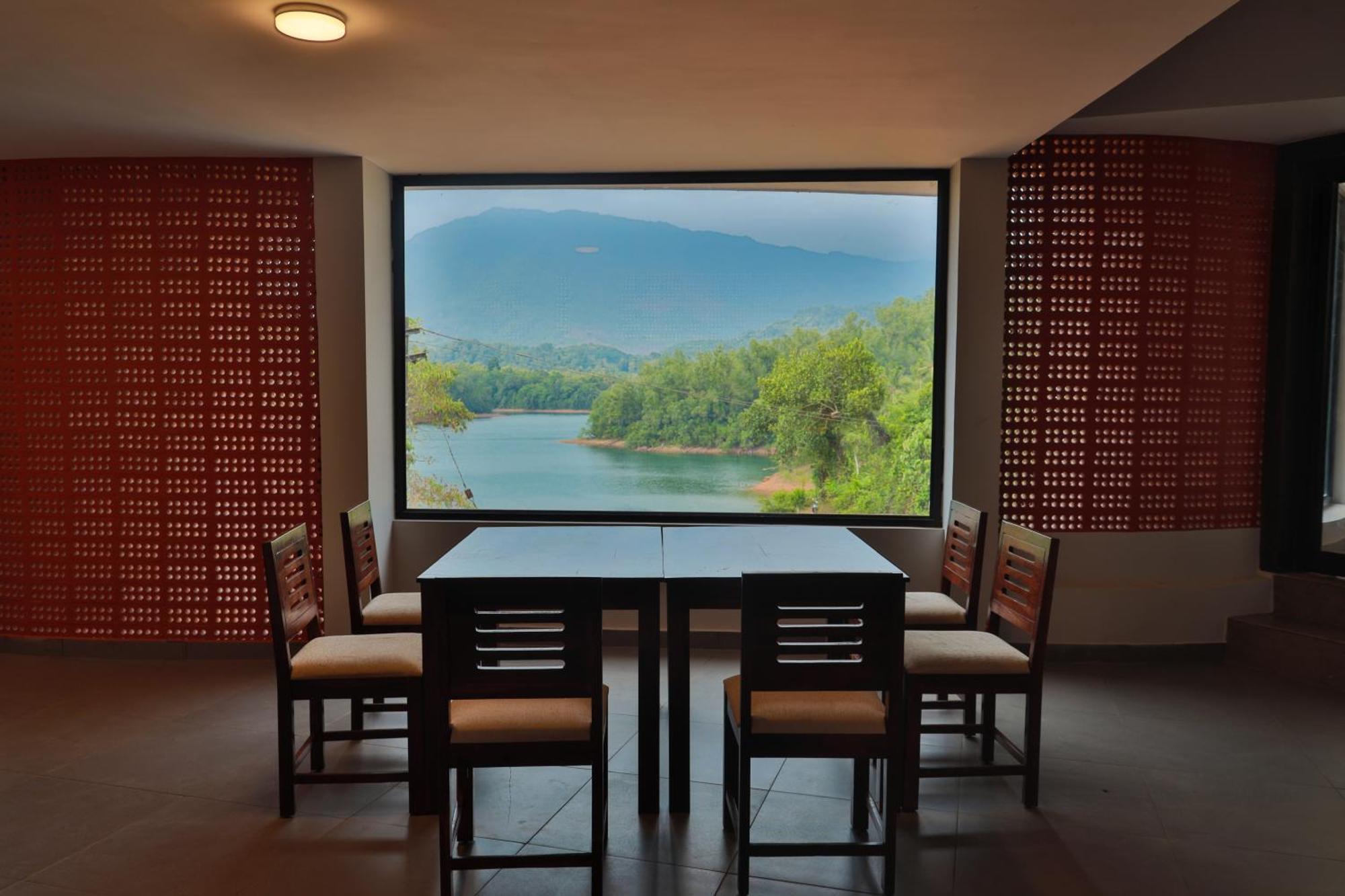 Serene Aqua Hills Kozhikode Hotel Mennanyam Exterior foto